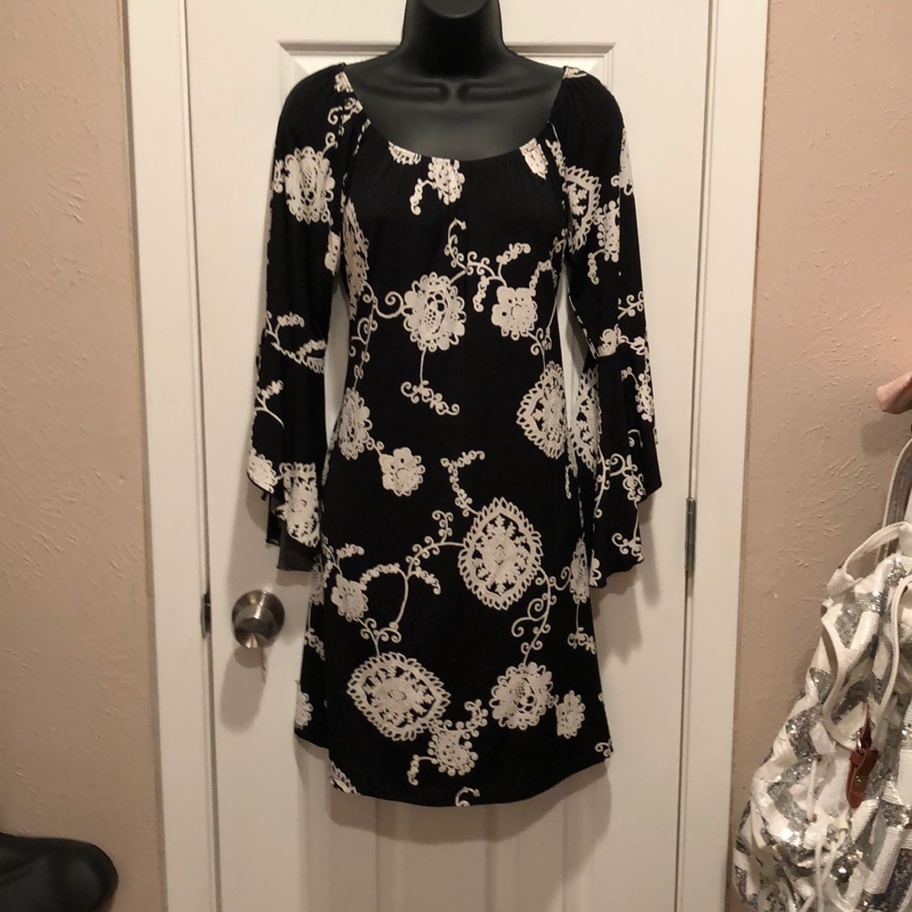 Bell sleeve tunic/dress